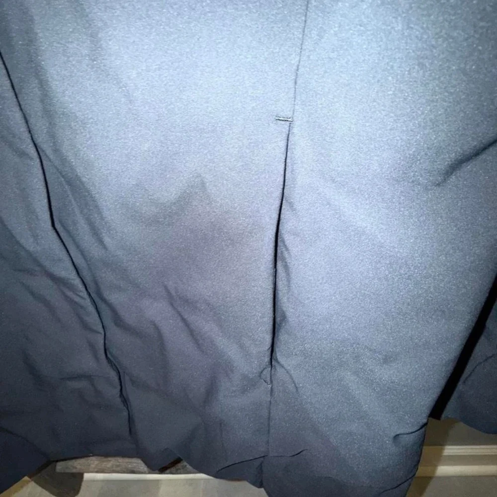 Uniqlo black down filled puffer jacket with hood Size M